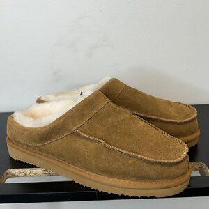 K-8 Dluxe by Dearfoams Men's Size 9 Lith Model Clog Slippers in Tan